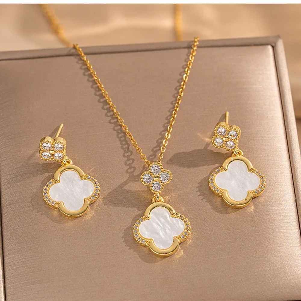 Titanium Steel Micro-Inlaid Lucky Clover White and gold necklace N
earrings SET